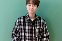이찬원 팬클럽, 더 함께 새희망에 감자탕 라면 1,200개 기부…아티스트 생일 기념