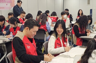 [롯데월드] 받은 사랑을 사회로, 수면조끼로 잇는 따뜻한 약속